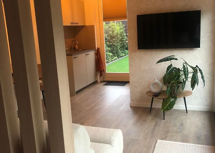 ベッド・アンド・ブレックファスト The Little White House