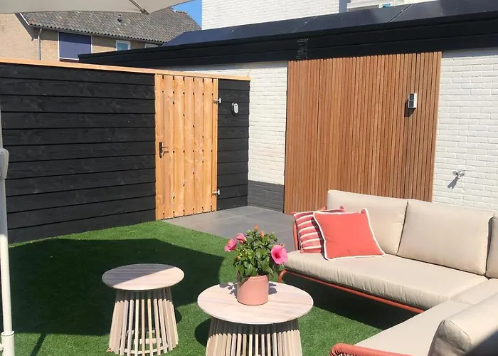 ベッド・アンド・ブレックファスト The Little White House Twello